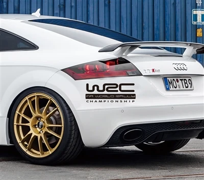 Analiza kultury motoryzacyjnej kryjącej się za naklejkami rajdowymi WRC wypro...