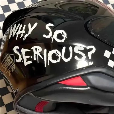 Dlaczego takie poważne naklejki motocyklowe Joker