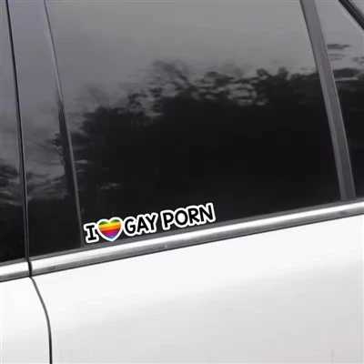 Naklejka na samochód „Kocham gejowskie porno”.